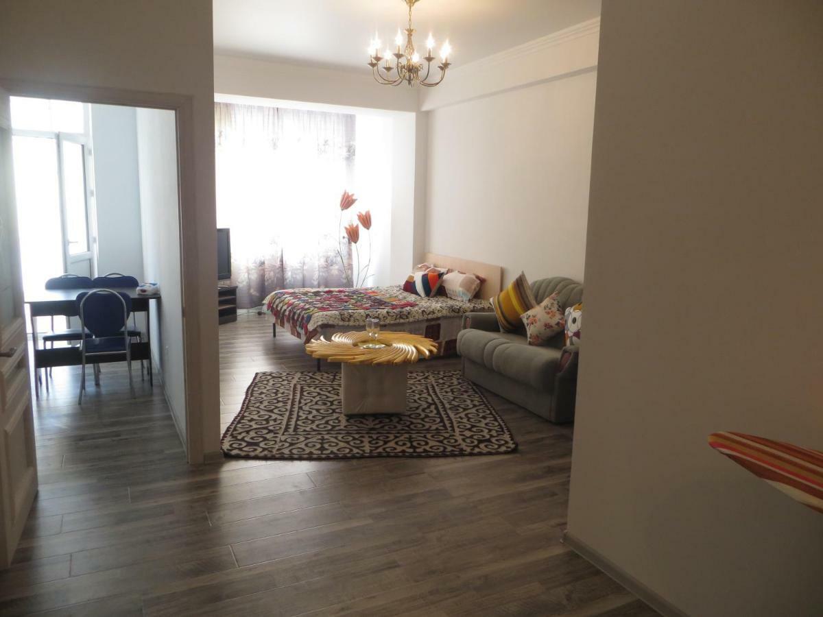 Bishkek House Apartament Buitenkant foto